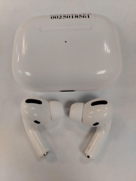 Купить Apple AirPods Pro (A2083, A2084) в Хабаровск за 4200 руб.