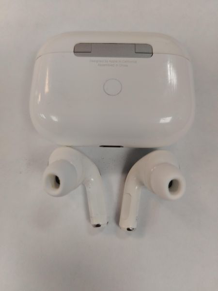 Купить Apple AirPods Pro (A2083, A2084) в Хабаровск за 4200 руб.