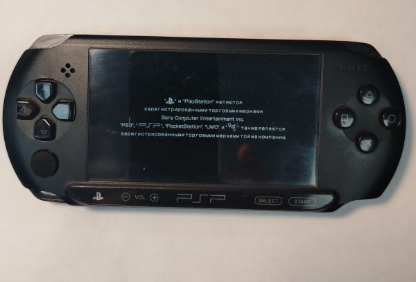 Купить Sony PlayStation Portable (PSP-E1008) с СЗУ в Хабаровск за 2600 руб.