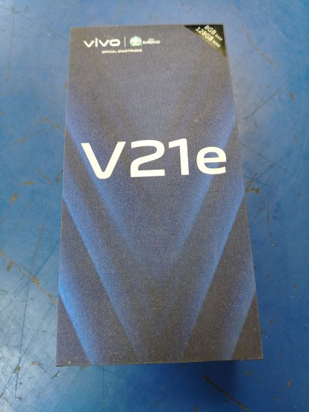 Купить Vivo V21e 8/128GB (V2061) Duos в Хабаровск за 5000 руб.