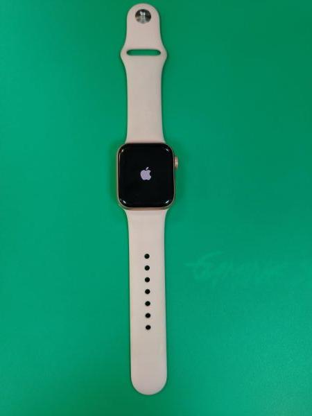 умные часы и браслеты Apple Watch SE 40mm (A2351) с СЗУ в Хабаровск