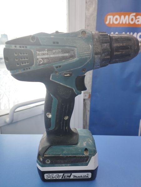 Купить Makita DF347D с СЗУ в Иркутск за 4649 руб.