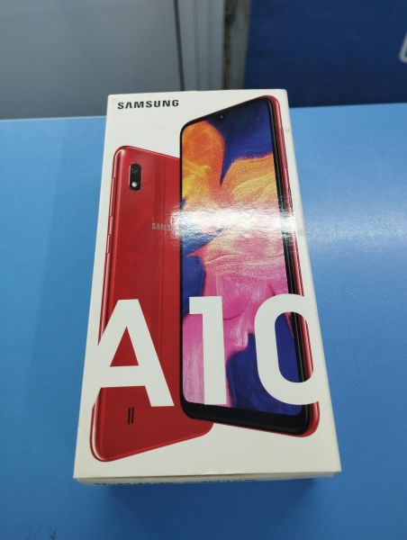 Купить Samsung Galaxy A10 2019 2/32GB (A105F) Duos в Иркутск за 3699 руб.