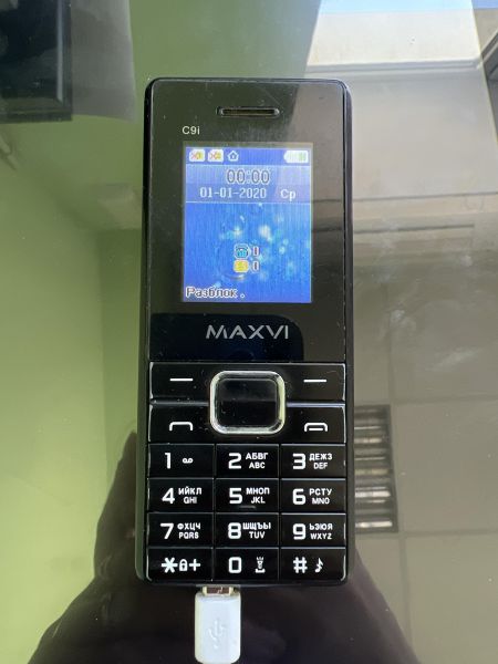 Купить MAXVI C9i Duos в Иркутск за 199 руб.