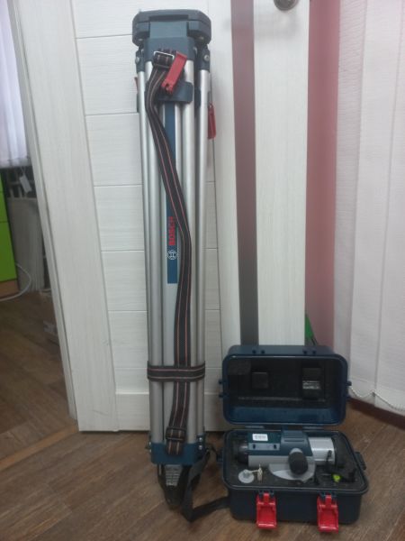 Купить Bosch GOL 26 D Professional + штатив BT160 + рейка GR500 в Иркутск за 9900 руб.