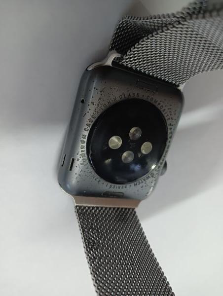 Купить Apple Watch Series 1 42mm (A1803) с СЗУ в Иркутск за 1450 руб.