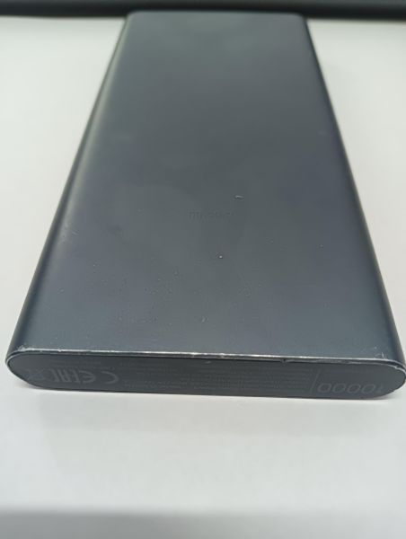 Купить Xiaomi Mi Power Bank 3 10000 (PLM13ZM) (10000 mAh) в Иркутск за 849 руб.