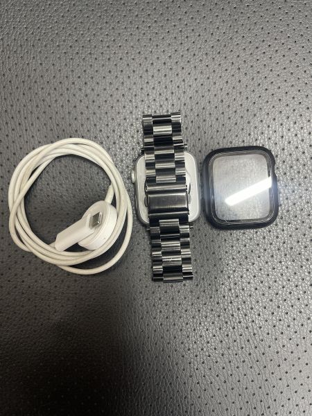 Купить Apple Watch SE 2 44mm (A2723) с СЗУ в Иркутск за 8500 руб.