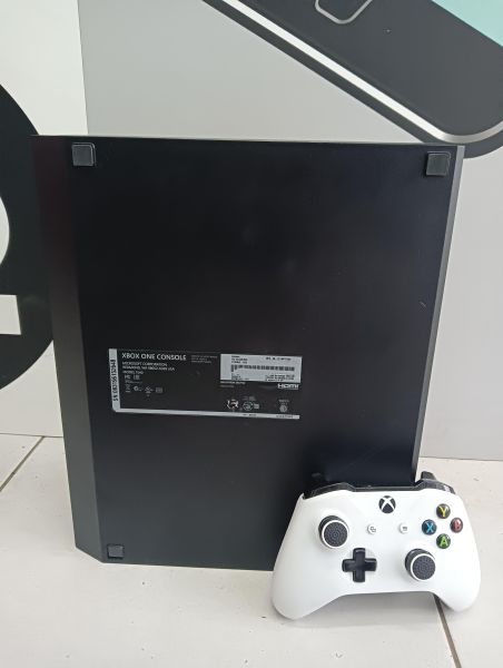 Купить Microsoft Xbox One 1000GB (1540) в Иркутск за 12000 руб.