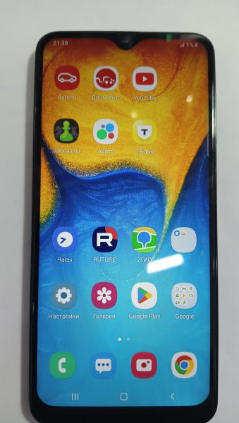Купить Samsung Galaxy A20 3/32GB (A205FN) Duos в Иркутск за 3000 руб.