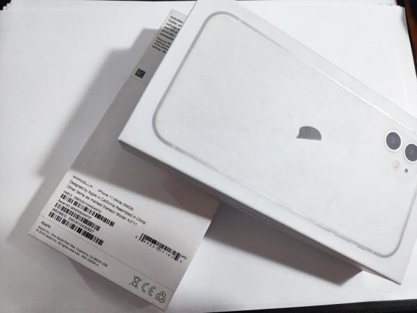 Купить Apple iPhone 11 256GB в Иркутск за 12900 руб.