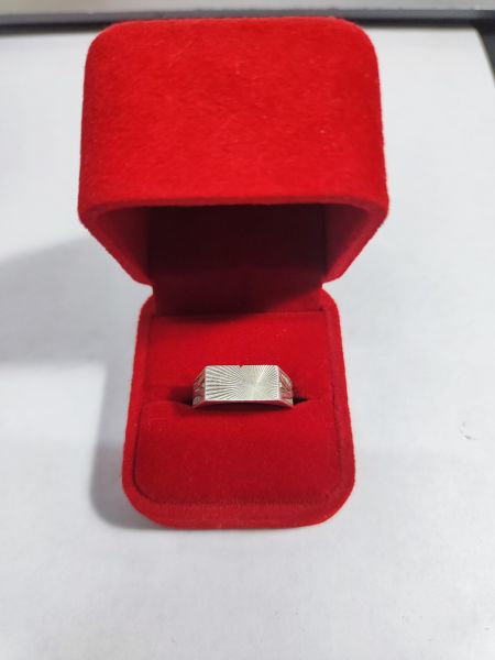 серебряное кольцо Кольцо серебро 925 4,72g, вес изделия 4.72g, размер 21 в Иркутск