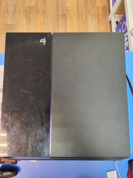 Купить Sony PlayStation 4 500GB (CUH-1108A) в Иркутск за 12700 руб.