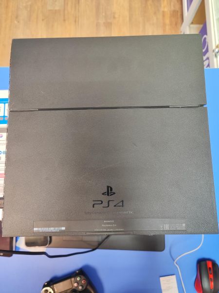 Купить Sony PlayStation 4 500GB (CUH-1108A) в Иркутск за 12700 руб.