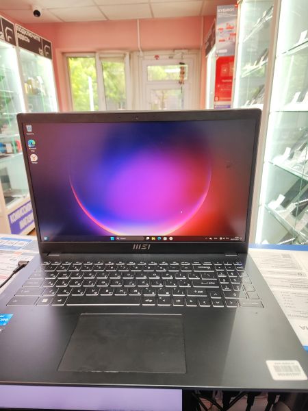 Купить MSI MS-15H1 (i3-1215U/IUHD/8GB RAM/SSD 256 GB) в Иркутск за 18100 руб.