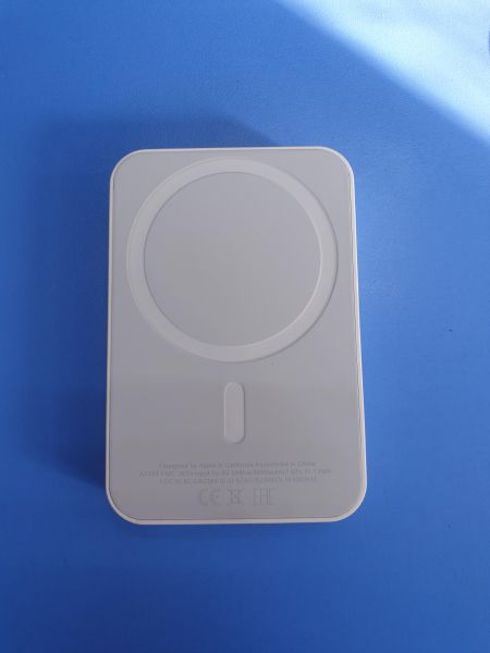 Купить Реплика Apple MagSafe Battery Pack (A2384) в Иркутск за 449 руб.