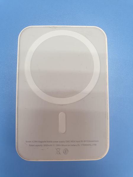 Купить Реплика Apple MagSafe Battery Pack (A2384) в Иркутск за 349 руб.