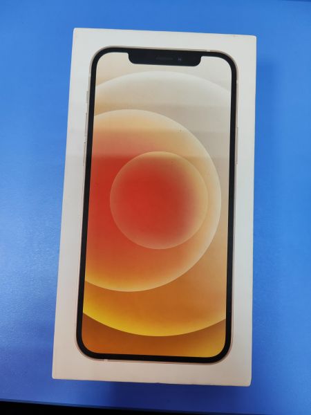 Купить Apple iPhone 12 64GB в Иркутск за 18100 руб.