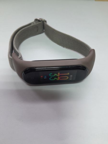 Купить Xiaomi Mi Smart Band 5 (XMSH10HM) c СЗУ в Иркутск за 350 руб.