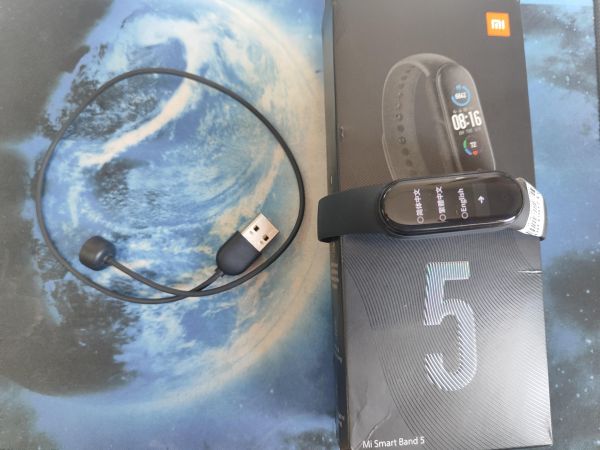 Купить Xiaomi Mi Smart Band 5 (XMSH10HM) c СЗУ в Иркутск за 550 руб.