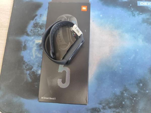 Купить Xiaomi Mi Smart Band 5 (XMSH10HM) c СЗУ в Иркутск за 550 руб.