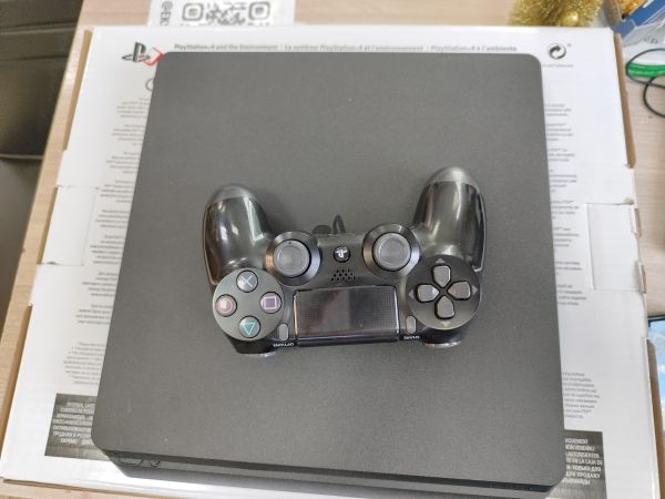 Купить Sony PlayStation 4 Slim 500GB (CUH-2008A) в Иркутск за 16700 руб.