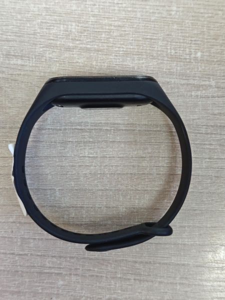 Купить Xiaomi Mi Smart Band 4 (XMSH07HM) с СЗУ в Иркутск за 300 руб.