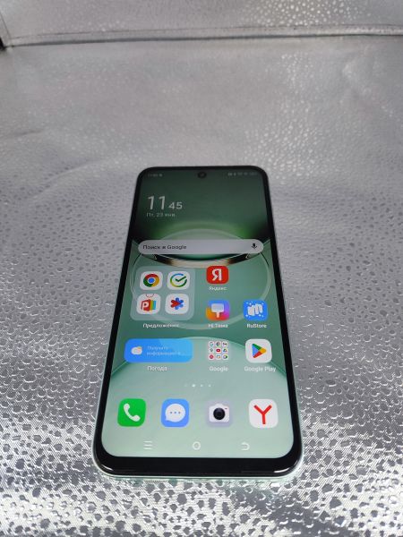 Купить TECNO Spark 30C 4/128GB (KL5n) Duos в Иркутск за 4800 руб.