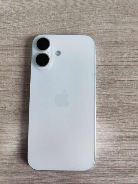 Купить Apple iPhone 16 256GB в Иркутск за 53600 руб.