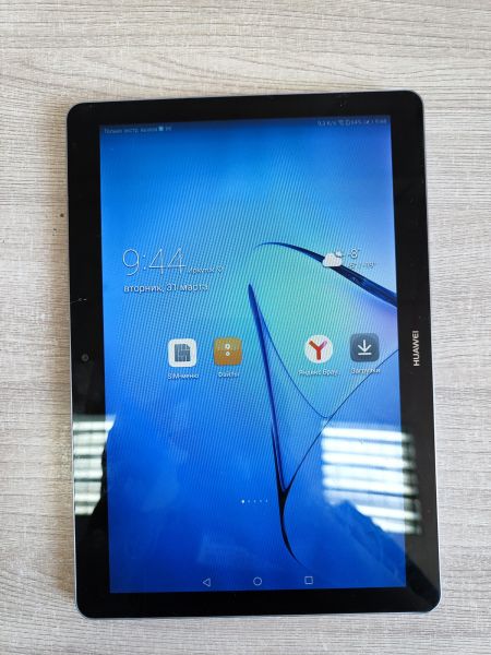 Купить Huawei MediaPad T3 10 LTE 16GB (AGS-L09)  (с SIM) в Иркутск за 1000 руб.