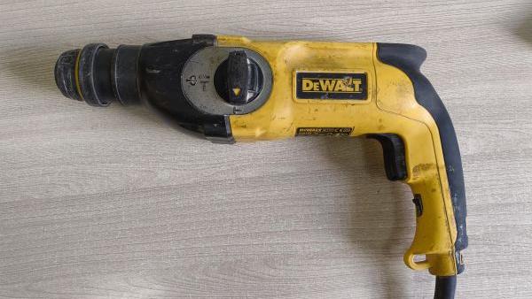 перфоратор сетевой DeWALT D25123K (D25123-QS) в Иркутск