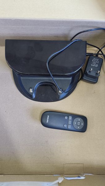 робот-пылесос Philips FC8796 с СЗУ в Иркутск