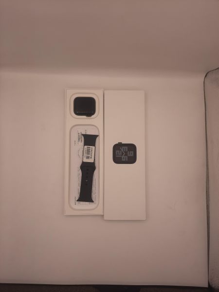 Купить Apple Watch SE 2 40mm (A2722) с СЗУ в Иркутск за 14799 руб.