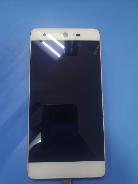 Купить Sharp Z2 4/32GB (FS8002) Duos в Иркутск за 2500 руб.