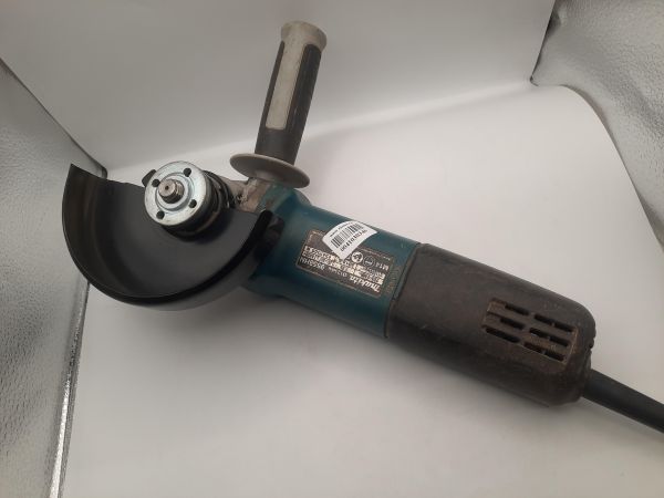 Купить Makita 9558HN в Иркутск за 3199 руб.