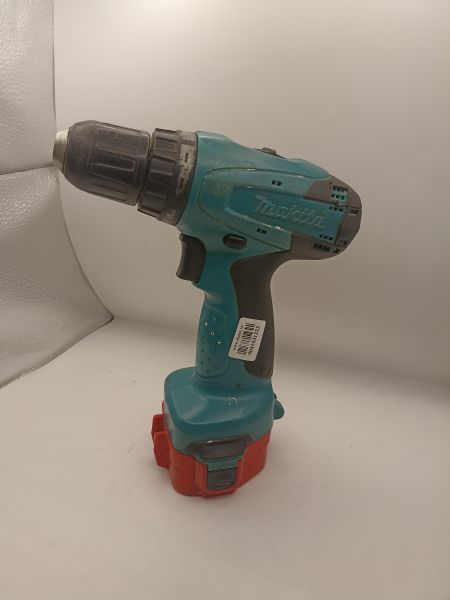 Купить Makita 6271D с СЗУ в Иркутск за 1049 руб.