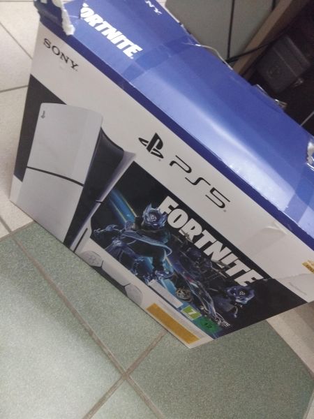 Купить Sony PlayStation 5 Slim 1TB (CFI-2016) в Иркутск за 38650 руб.