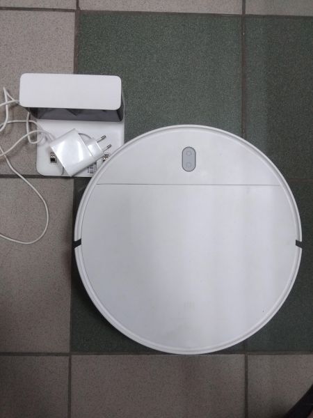 Купить Xiaomi Mi Robot Vacuum-Mop Essential (MJSTG1) с СЗУ в Иркутск за 3100 руб.