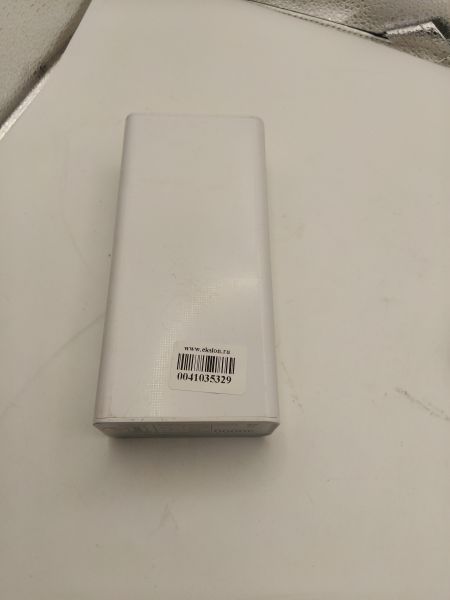 Купить Xiaomi Mi Power Bank 3 (PB3018ZM) (30000 mAh) в Иркутск за 1800 руб.