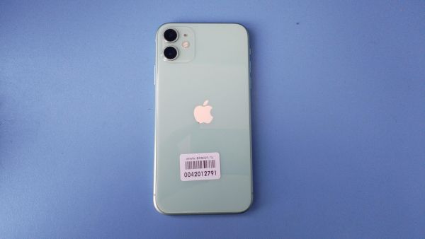 Купить Apple iPhone 11 64GB в Иркутск за 19099 руб.