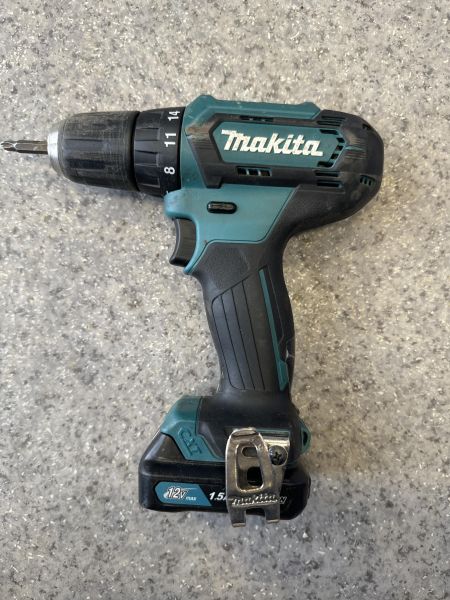 Купить Makita DF333D с СЗУ в Иркутск за 2699 руб.