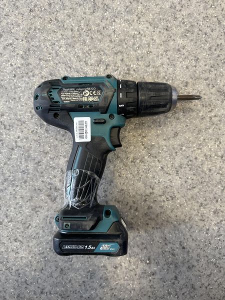 Купить Makita DF333D с СЗУ в Иркутск за 2699 руб.