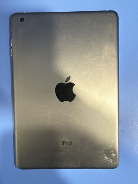 Купить Apple iPad mini 1 2012 16GB (A1432 MD528-994 MF432) (без SIM) в Иркутск за 2449 руб.