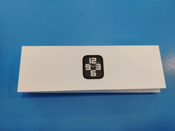 Купить Apple Watch SE 2 40mm (A2722) с СЗУ в Иркутск за 5900 руб.
