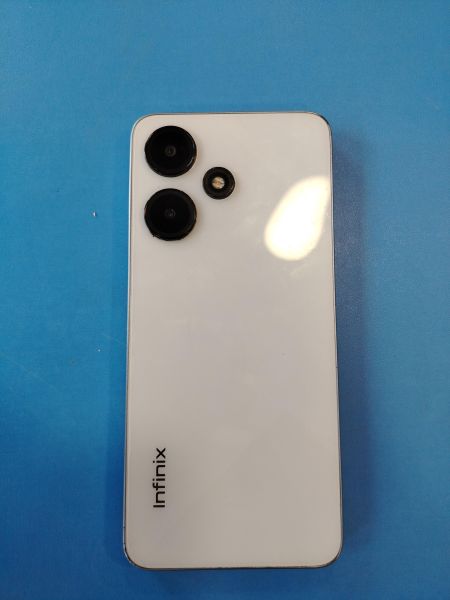 Купить Infinix Hot 30i 4/128GB (X669D) Duos в Иркутск за 3100 руб.