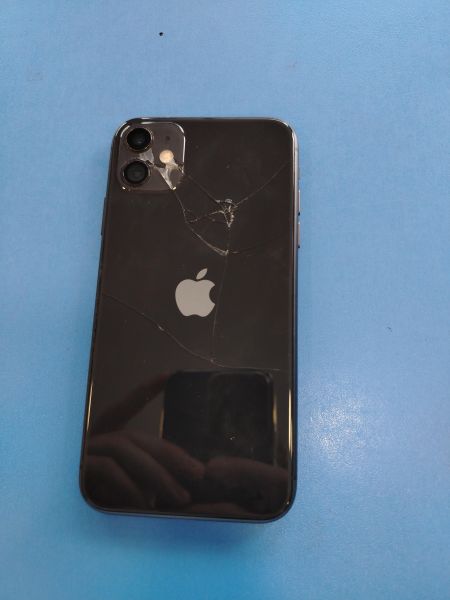 Купить Apple iPhone 11 64GB в Иркутск за 12600 руб.