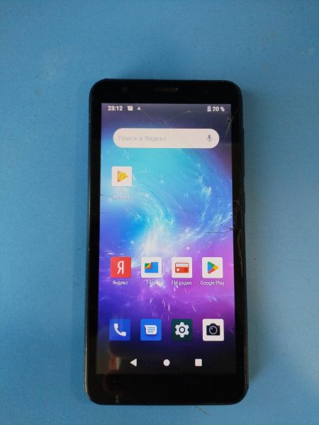 Купить ZTE Blade L8 16GB (L8RU) Duos в Иркутск за 500 руб.
