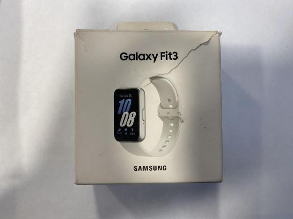Купить Samsung Galaxy Fit 3 (SM-R390) с СЗУ в Иркутск за 1600 руб.