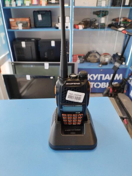 Купить Baofeng UV-6R с СЗУ в Иркутск за 1200 руб.