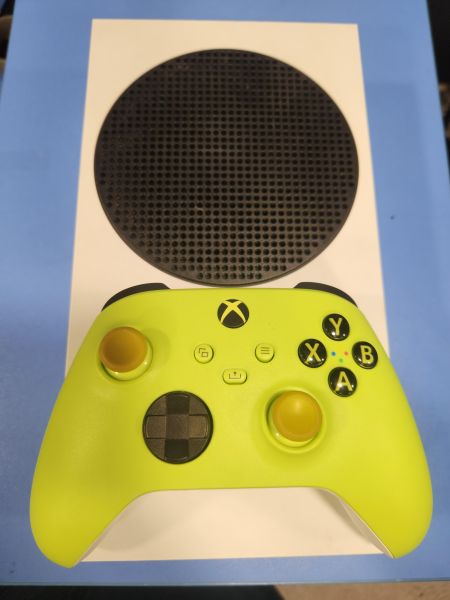 Купить Microsoft Xbox Series S 1TB в Иркутск за 27200 руб.